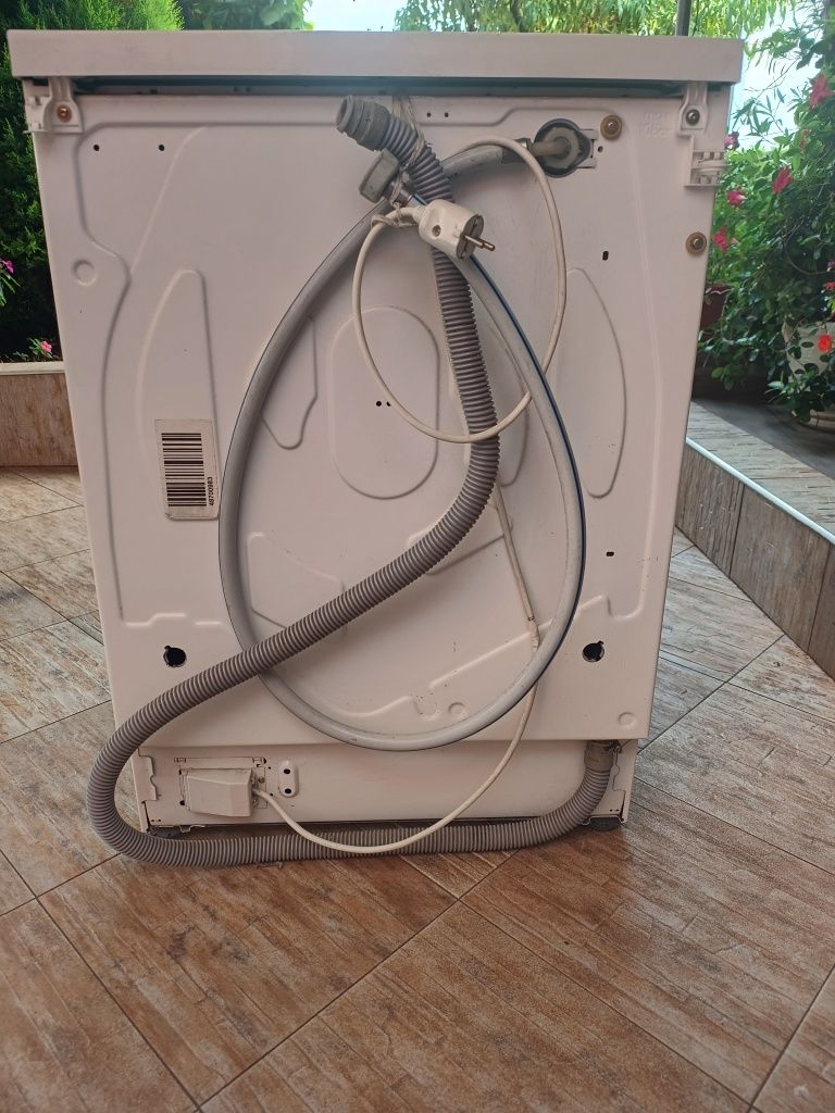 Продавам пералня Miele
