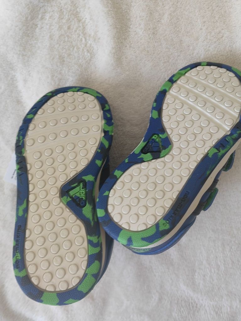 Продавам маратонки adidas