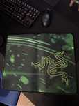 Vand 2 mousepad-uri razer