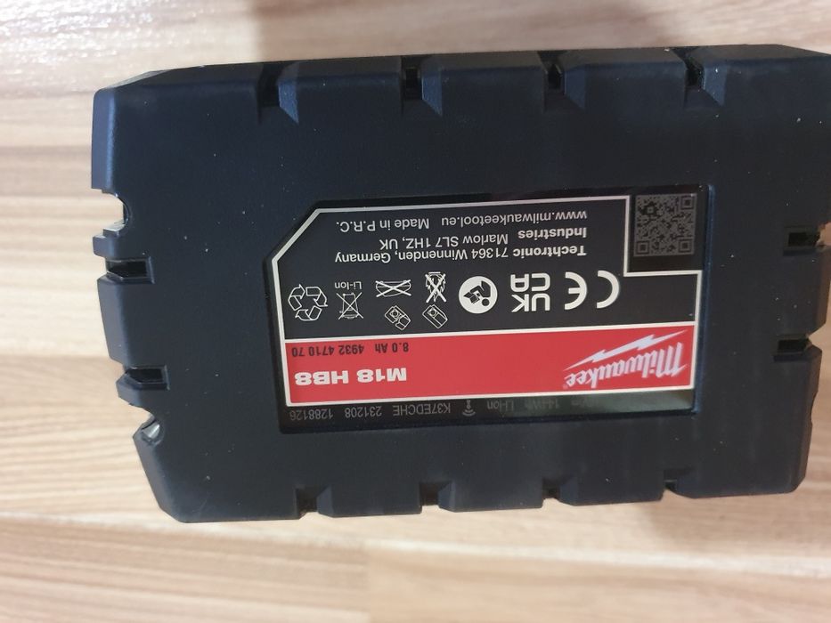 Vind acumulator Milwauke 18v 8A