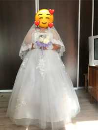 Продам свадебные платья размер 50-54