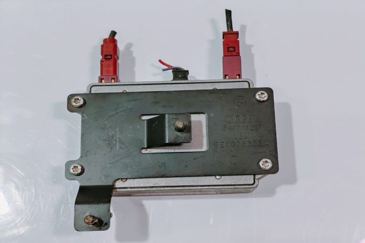 Amplificator  modul antena 8E0035456B Audi A4 B7 seria
