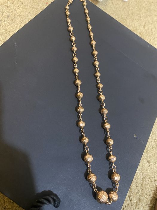 Tilla tros sotiladi 18,50 gramm, grammi 990.000 dan