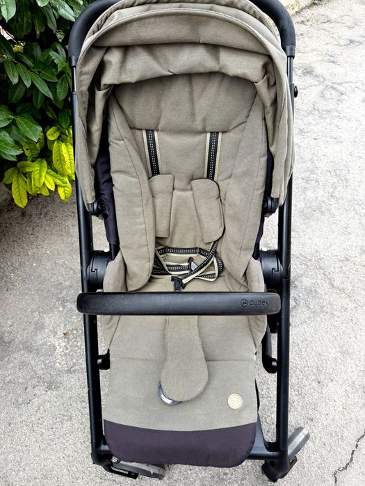 Количка Cybex Balios S Lux маслено зелен цвят Classic Beige