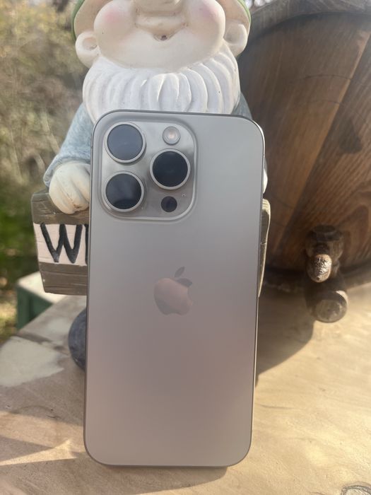 Продавам iphone 15pro