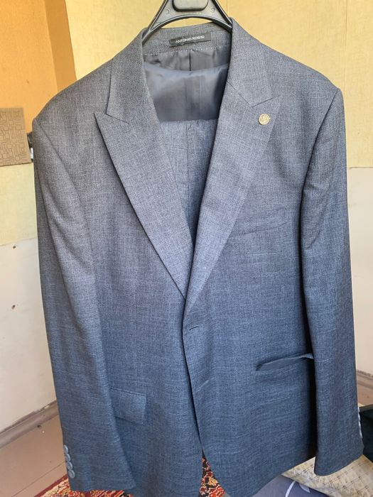 Kostyum shim turidiskiy