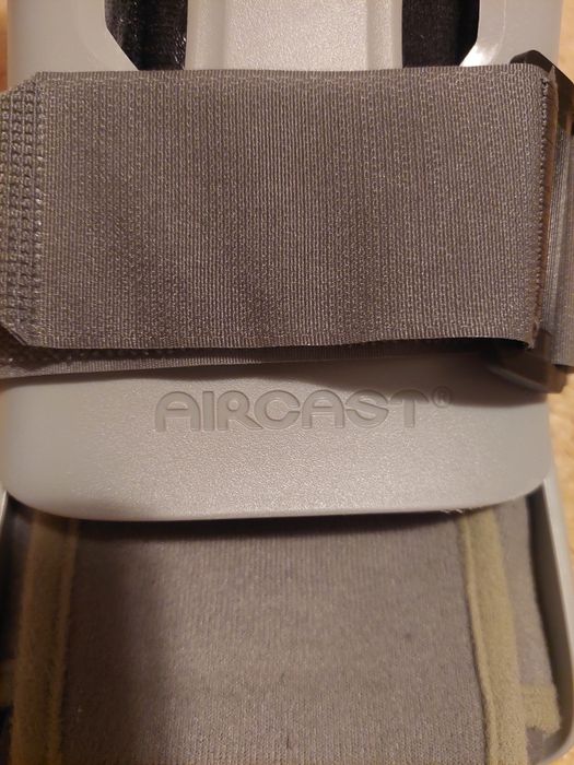 Orteza de picior Aircast 1 cu perna de aer ,marime M