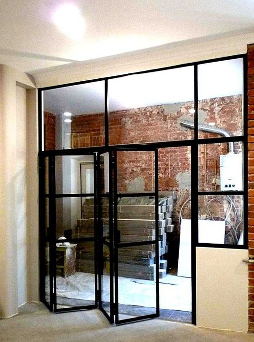 Перегородки и двери из стекла в стиле лофт