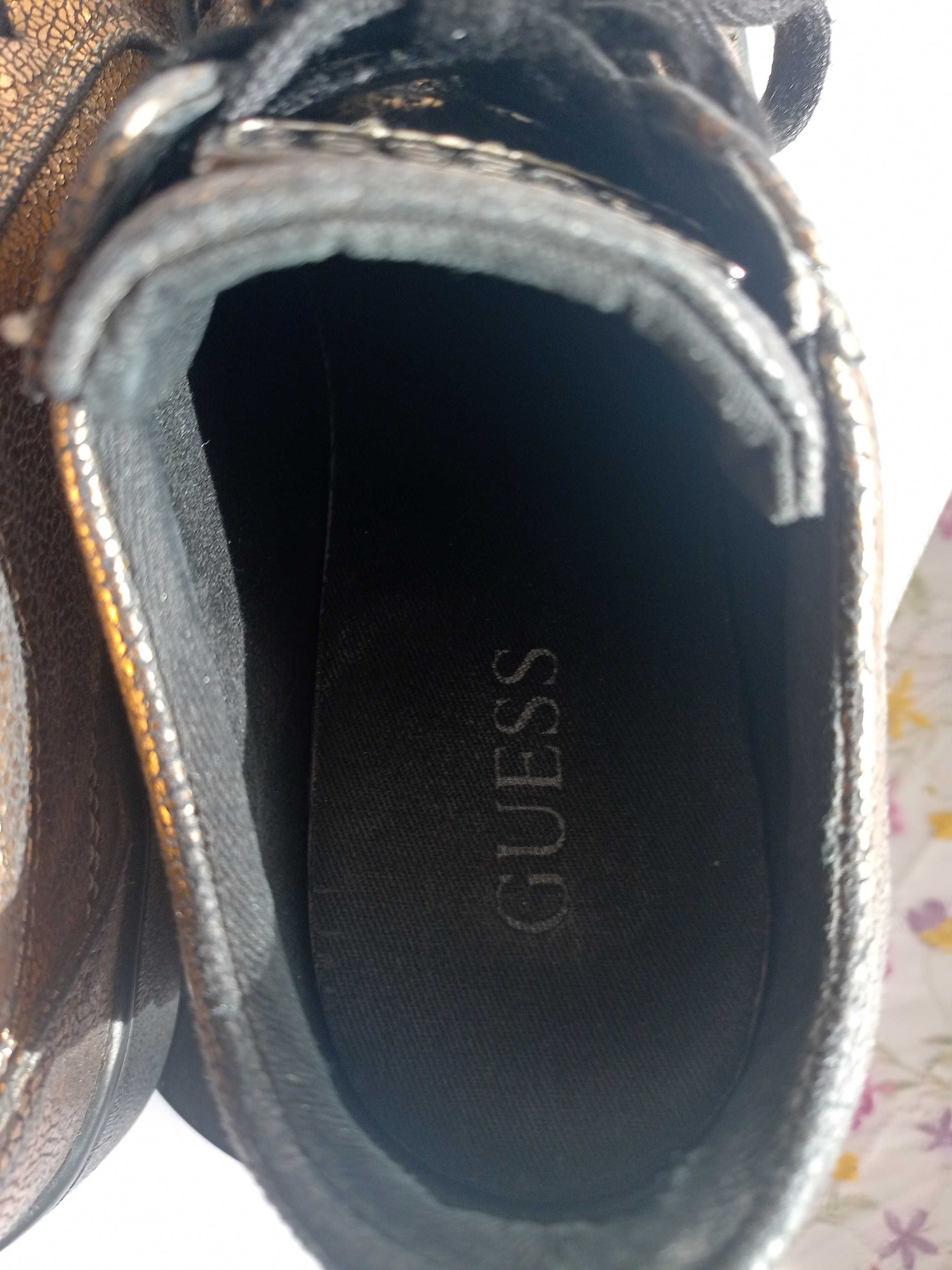 Дамски обувки GUESS