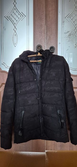 Продам мужскую куртку 50 размер