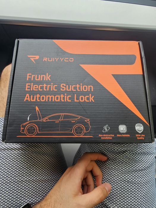 Soft close frunk Tesla