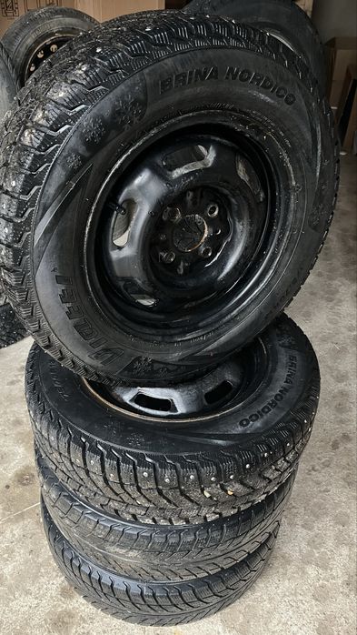 Продам зимние резины с дисками р 14 и р 13