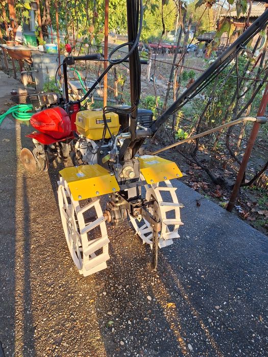 Vând motocultor progarden 13cp.