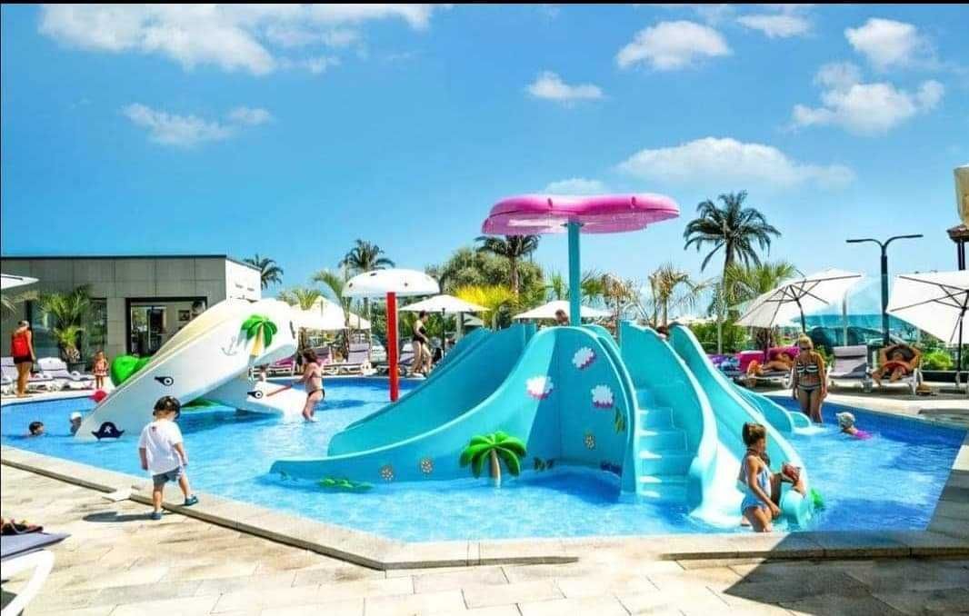 Închiriez apartament cu 2 camere, Alezzi Beach Resort, Mamaia Nord