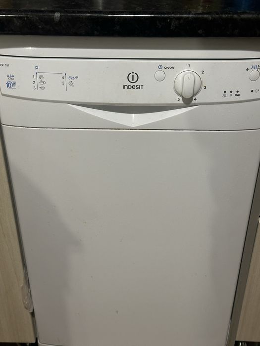 посудомоечная машина Indesit DSG 051