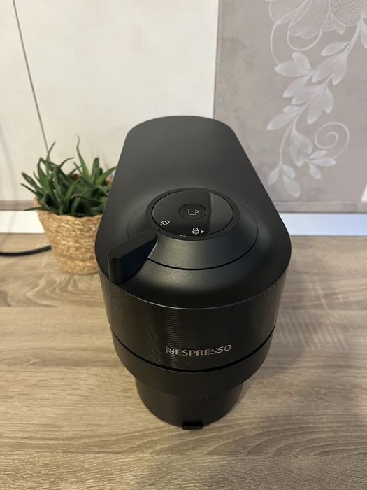 Aparat de cafea Nespresso Vertuo – aproape nou
