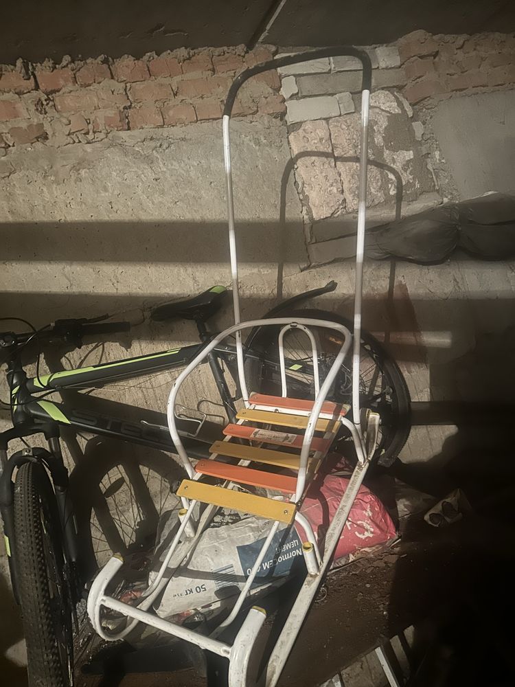 Продаётся мотоцикл, велосипед, санки,