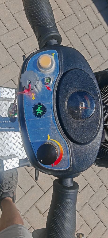 Cărucior (scuter) electric quingo air