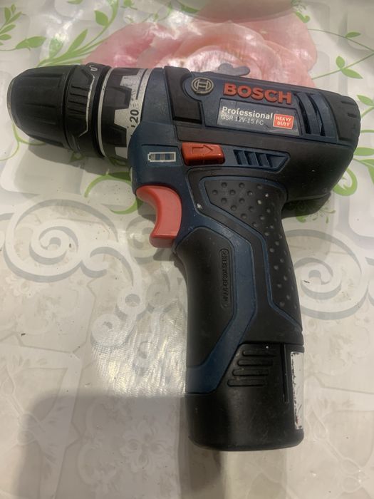 Bosch Bosch GSR 12V-15 FC/двускоростен винтоверт със меняеми глави