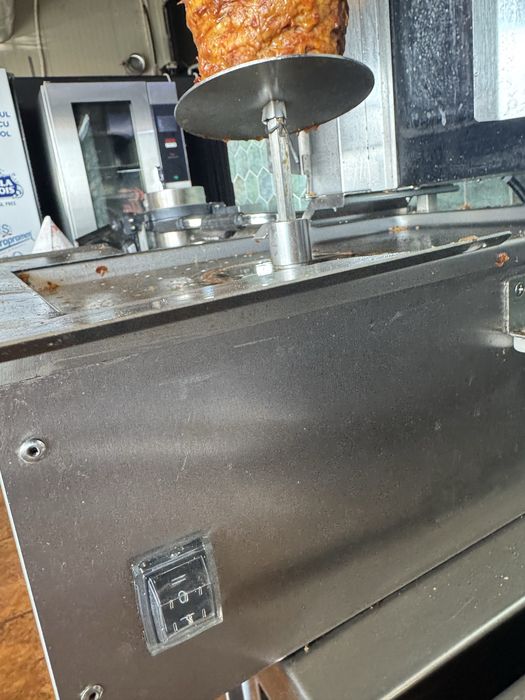 Vând aparat shaorma Klite trifazic 5 arzatoare – stare foarte bună