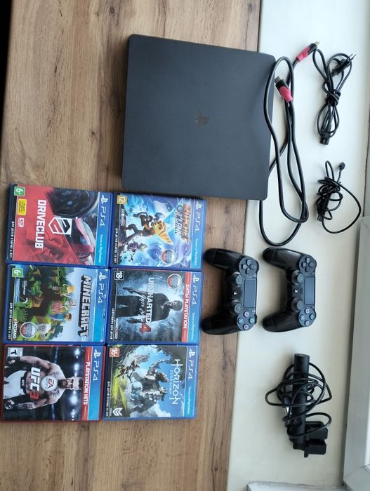 Продаю свою PS4 Slim в хорошем состоянии