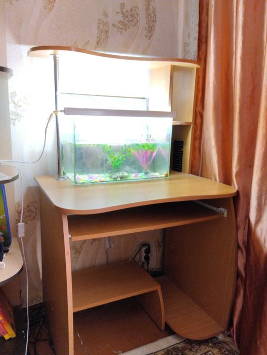 продается рабочий столик