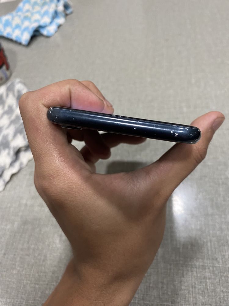 Iphone Xr sotiladi srochno