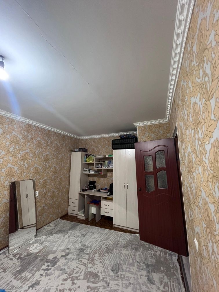 Продам 1  ком.кв на 8мкр.