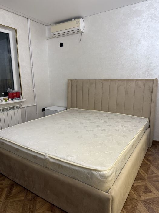 Двухспальная кровать