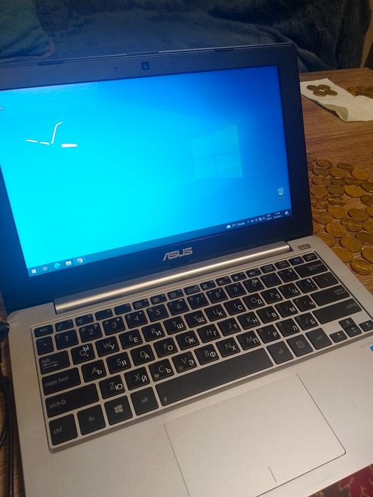 Лаптоп Asus - x201e