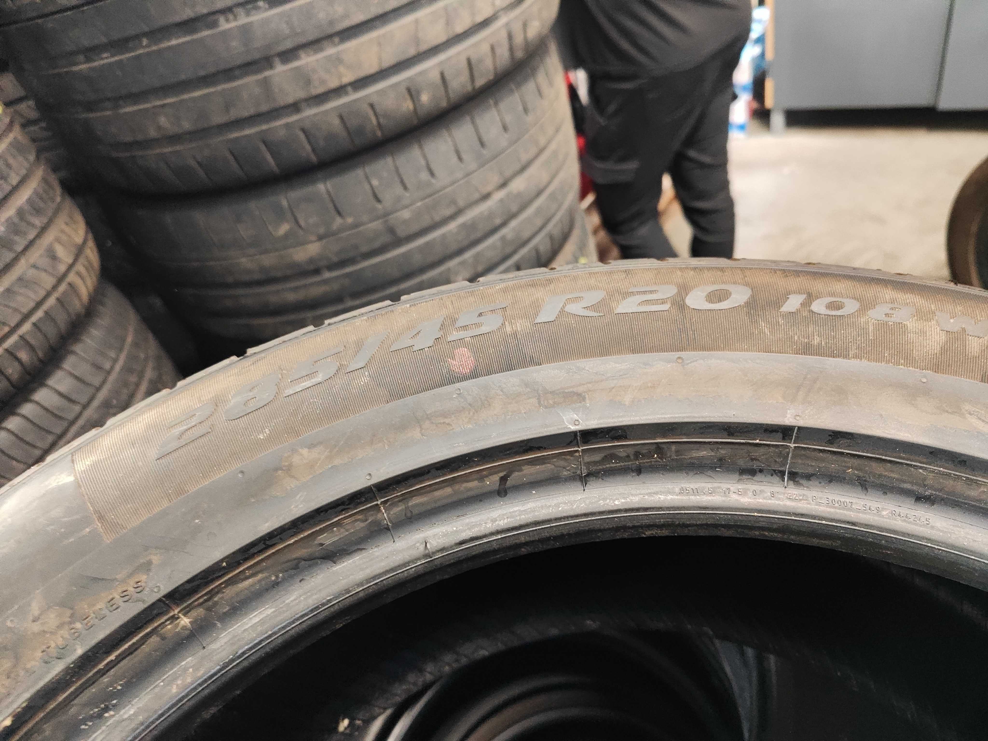 2бр.летни гуми 285/45/20 Pirelli