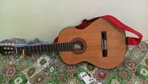 Gitara sotiladdi