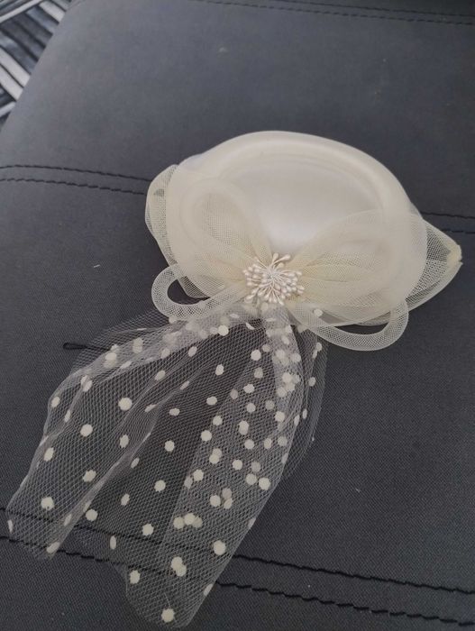 Vând mai multe accesorii pt nunta