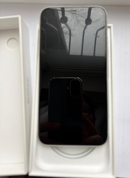 ПРОДАМ iPhone XR 128 Gb в отличном состояний
