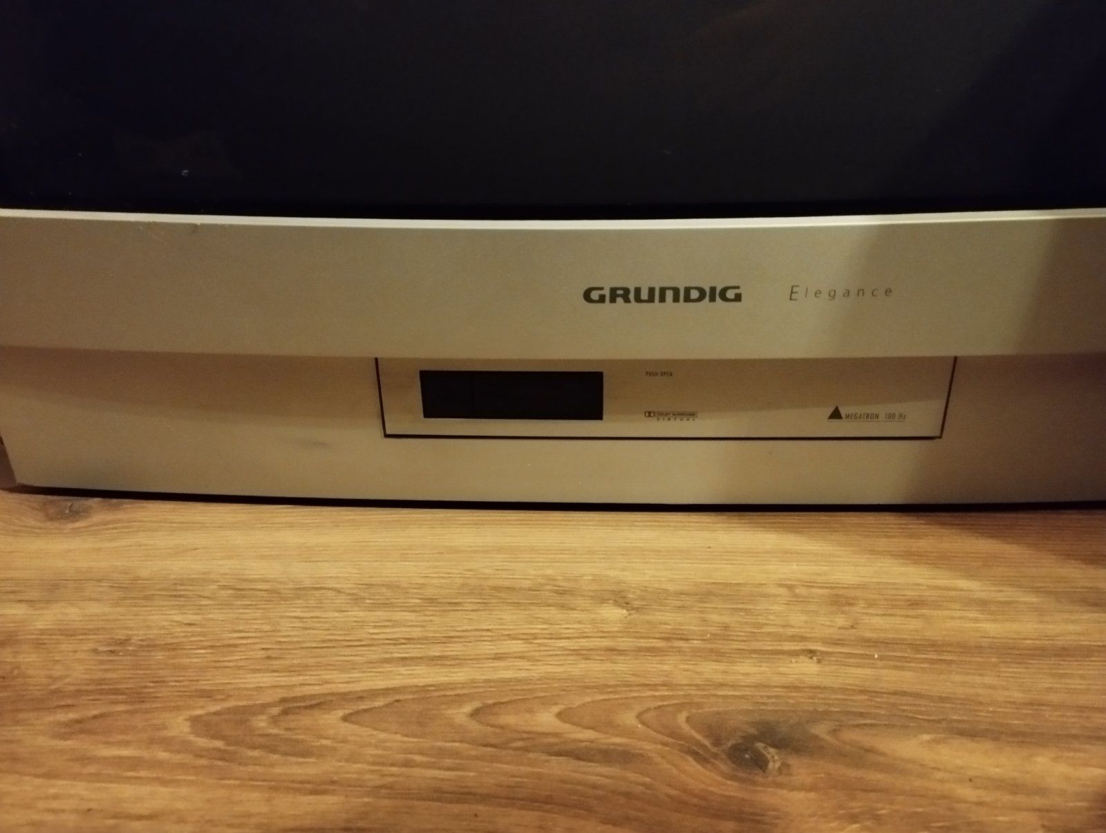 Продавам телевизор Grundig