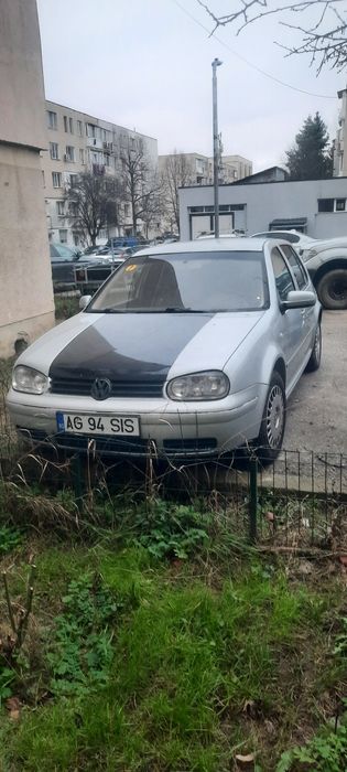 VW GOLF GOLF IV  din 2001 motor 1.6 benzină  cutie automata.Merge  AC