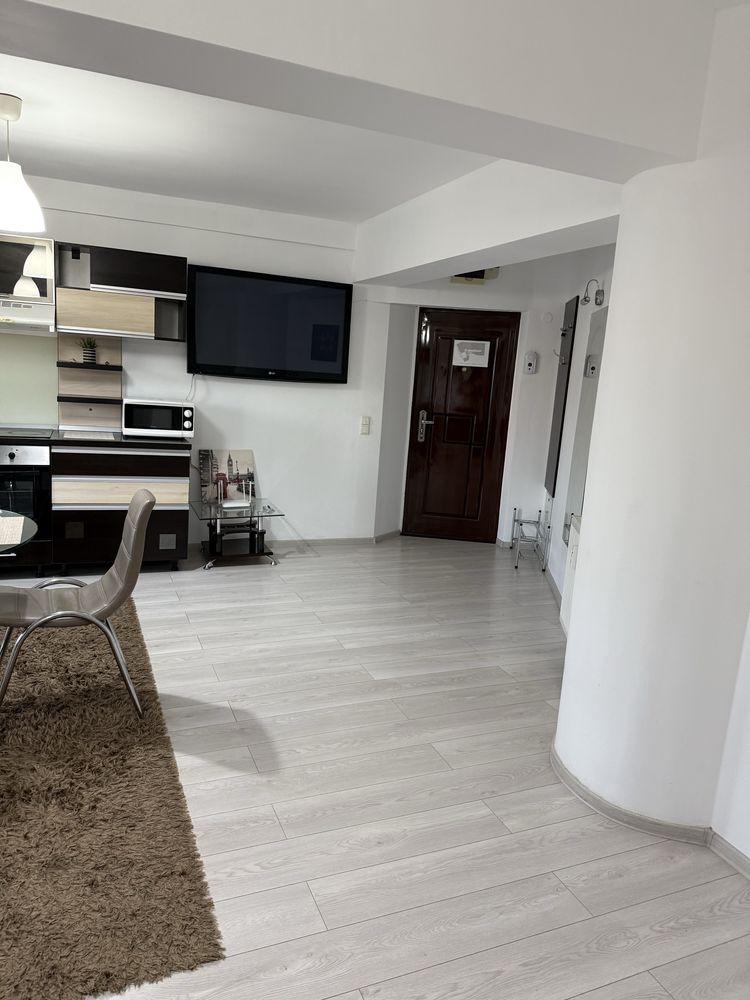 Proprietar inchiriez apartament 2 cam.langa Palas