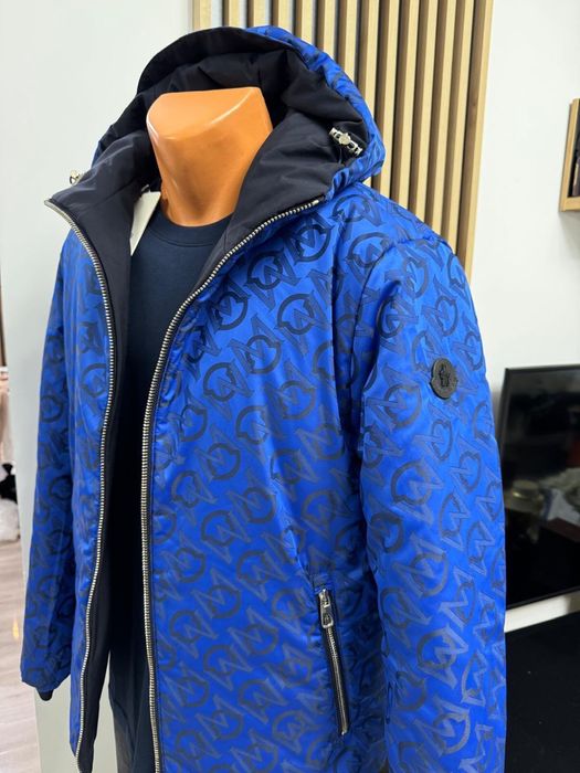 Geaca Moncler cu 2 fete!