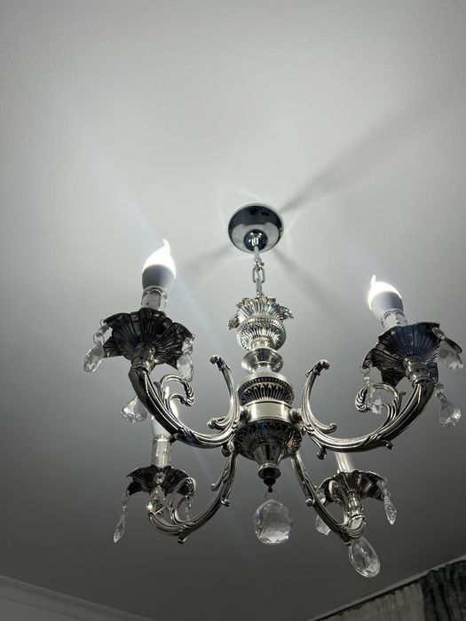 Продам люстры и жалюзи