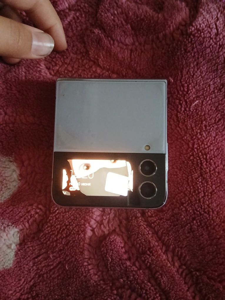samsung  gelaksi  z flip 4
