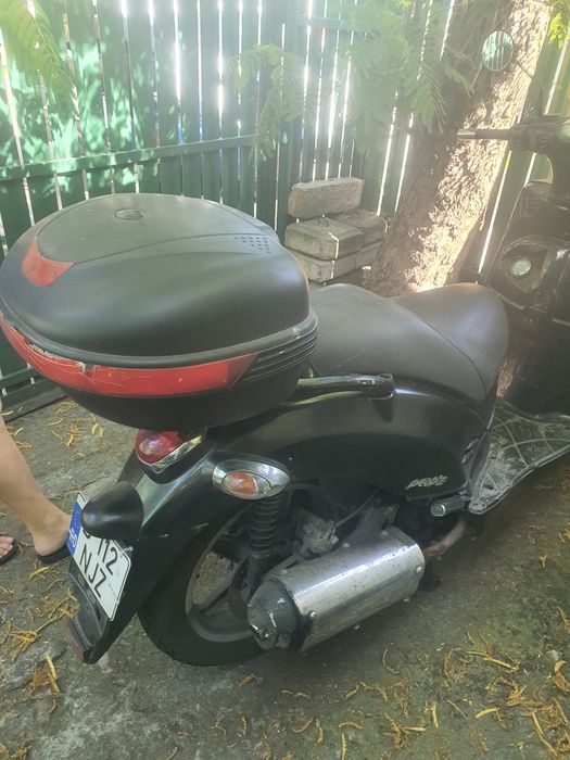 Vindem kimco People 250 urgent foarte bun înscris pe numele meu
