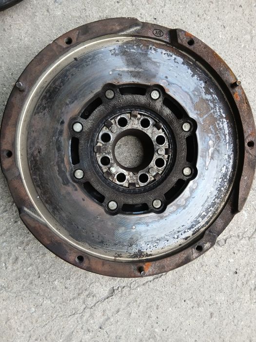 Маховик Тойота авенси т25 д-кат