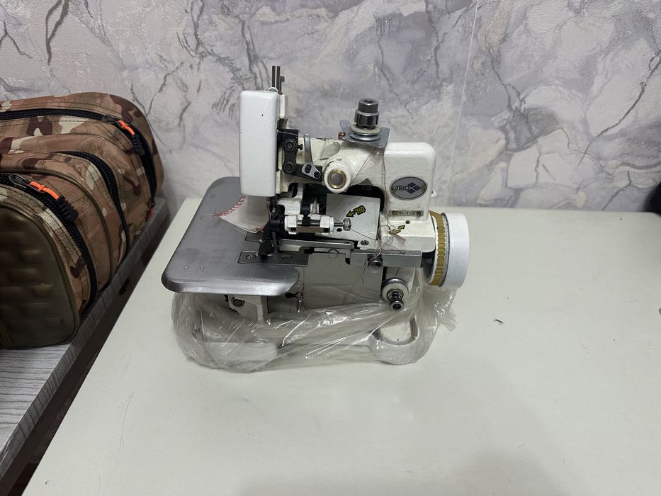 Продам оверлок трехнитка