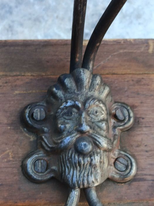 Дървена винтидж закачалка. 45 лв. за бр.