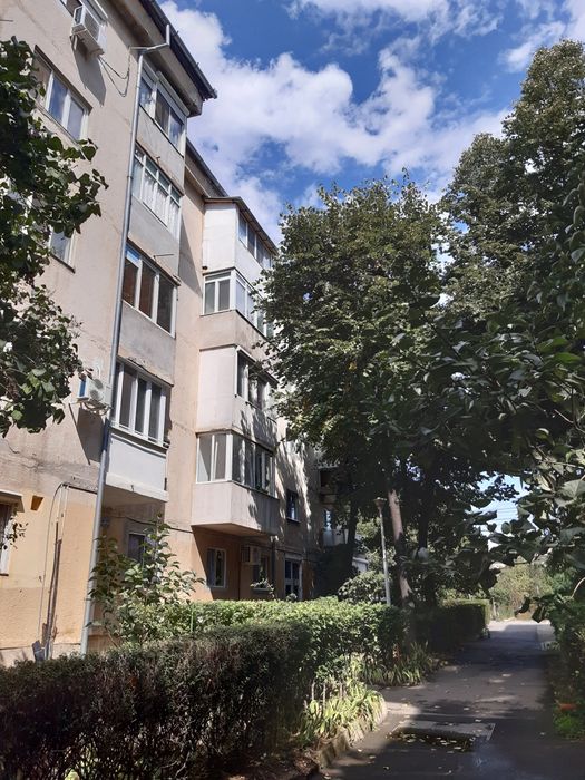 Vând apartament doua camere