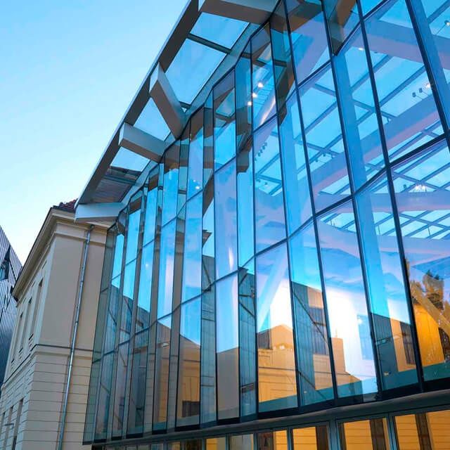 Витражные, панорамные окна из пластика и алюминия.