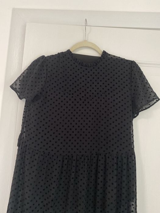 Rochita neagra cu maneca scurta !