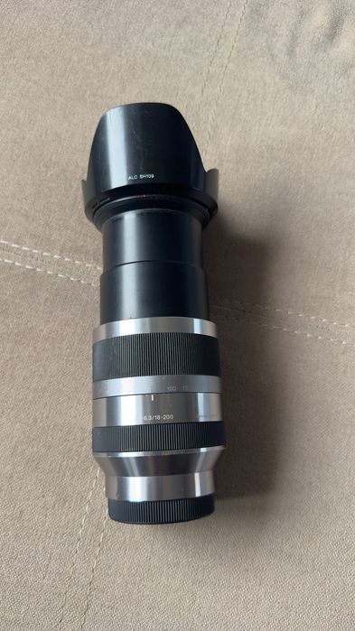 obiectiv Sony 18-200mm f/3,5-6,3 OSS E-Mount Lens 700 lei