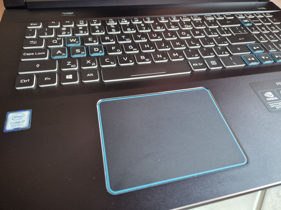 Acer Predator i7-9750H, RTX2070 8GB