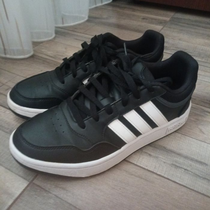 Vând adidași ,Lee Cooper și adidas originali